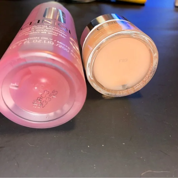 Clinique Pink Clarifying Lotion and Cream Moisturizer Duo - Picture 2 of 2